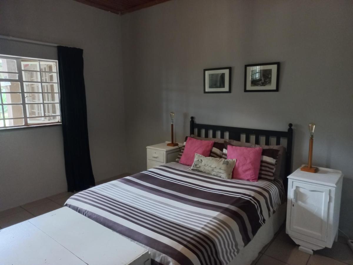 Orange Elephant Backpackers Albergue Addo Exterior foto