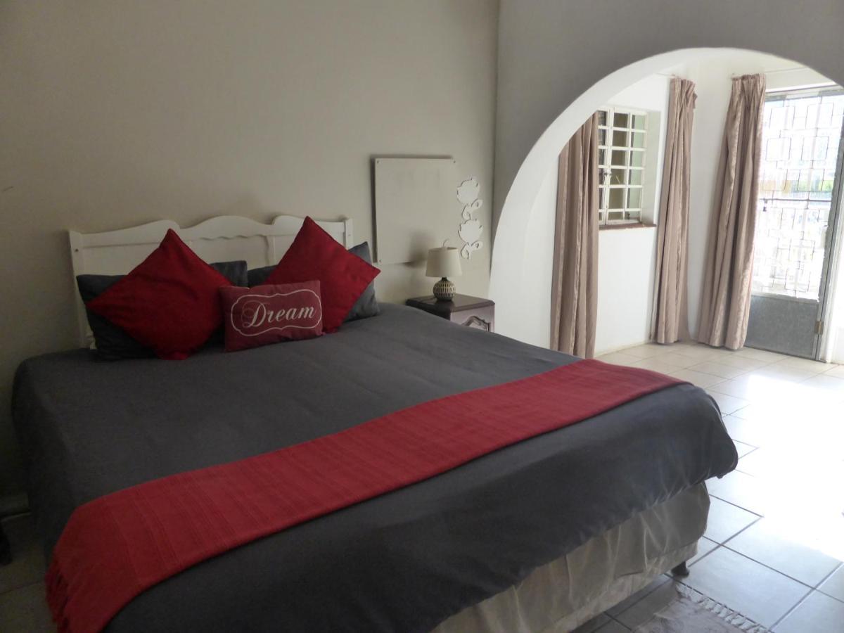 Orange Elephant Backpackers Albergue Addo Exterior foto